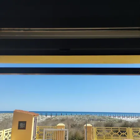 Luna Apartment- Fronte Mare Apartment La Caletta