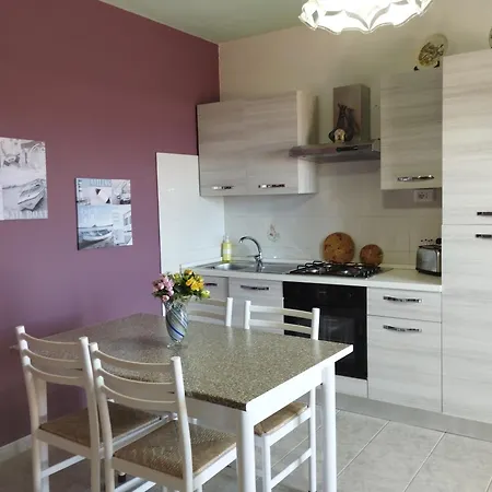 Luna Apartment- Fronte Mare Apartment *