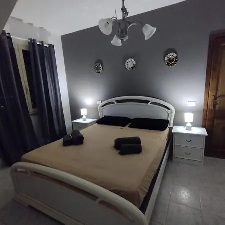 Luna Apartment- Fronte Mare * La Caletta
