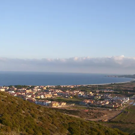 Luna Apartment- Fronte Mare La Caletta