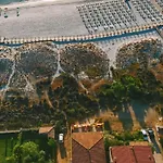 Luna Apartment- Fronte Mare * La Caletta